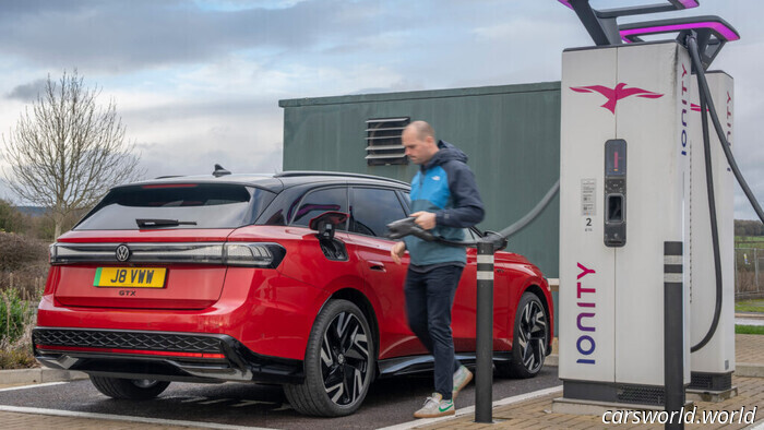 I conducenti di ibride plug-in e di auto elettriche saranno tassati per ogni miglio percorso nel Regno Unito | Carscoops